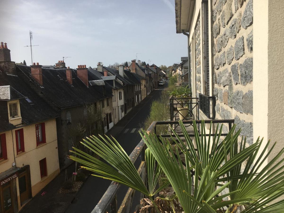 Les Roches Bleues Uzerche Exterior foto